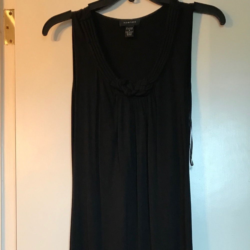 Black sleeveless dress